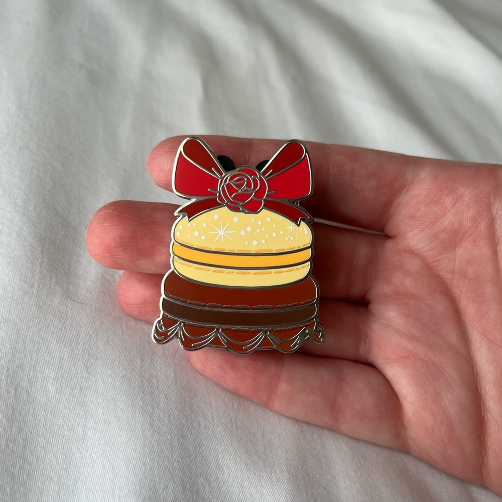 Disney Princess Patisserie Belle pin